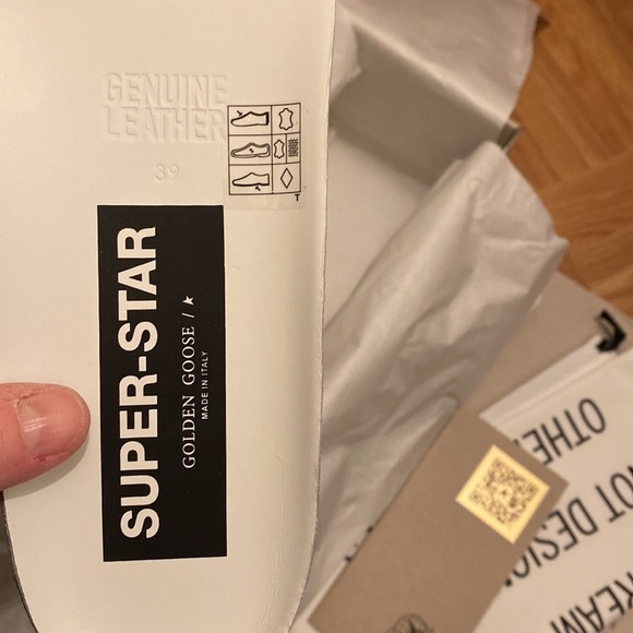 GOLDEN GOOSE WHITE SUPER STAR WITH STAR AND DARK NAVY HELLS. SIZE 39. NEW - Picture 10 of 13